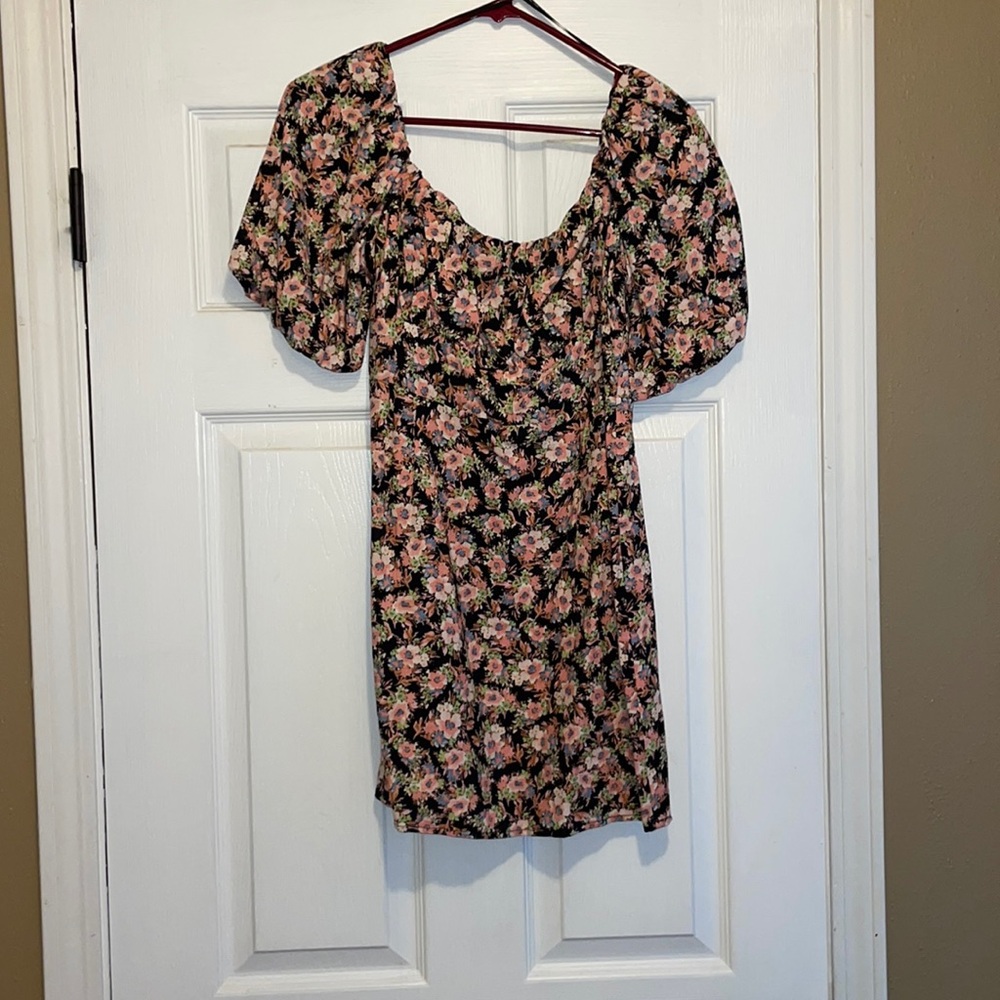 Forever 21 Puff Sleeve floral dress